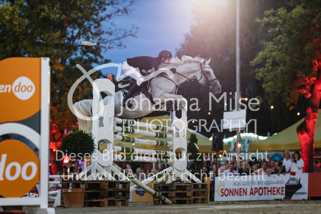 230826_Delbrueck_Barriere-122 | Deine schönsten Turniermomente als professionelle Fotos! Entdecke hochwertige Pferdesport-Fotografie im Online-Shop. Jetzt Fotos finden & bestellen!