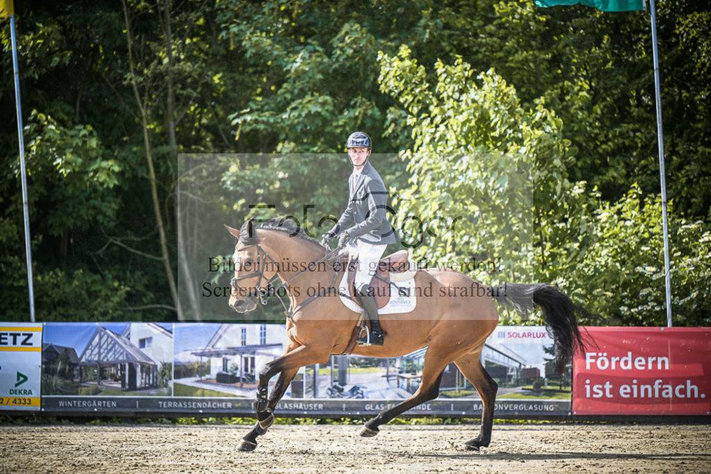 DOS_8541 | Entdecke hochwertige Reitturnierfotos von Foto Oger. Professionell, emotional und authentisch – jetzt Lieblingsmomente im Shop bestellen.Deutschlandweite Turnierfotografie. - Realisiert mit Pictrs.com
