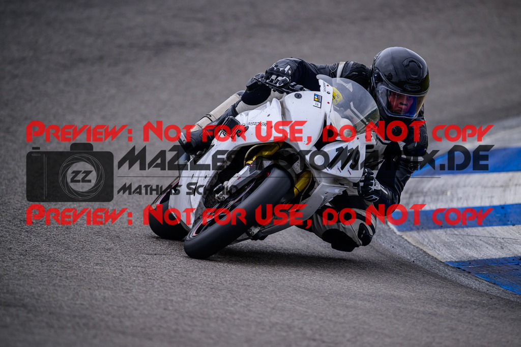 MaZZes_Fotomatrix_20250421_6007705_7614 | WEISS