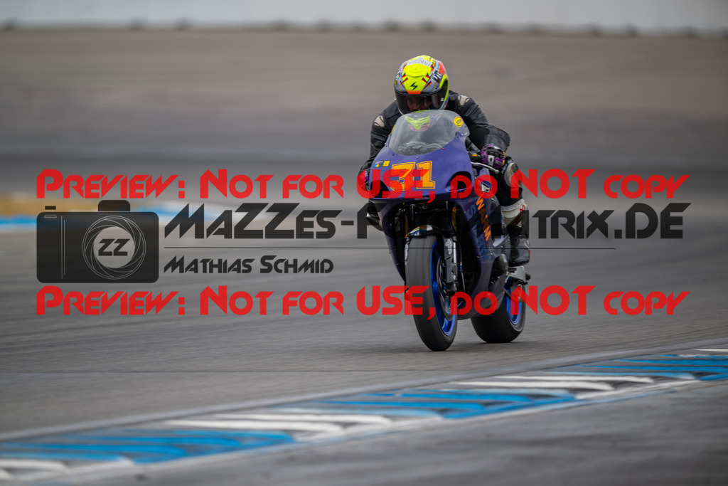 MaZZes-Fotomatrix-20260809-576123 | R1