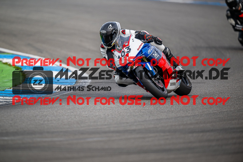 MaZZes_FotoMatrix_230410_759 | ROT