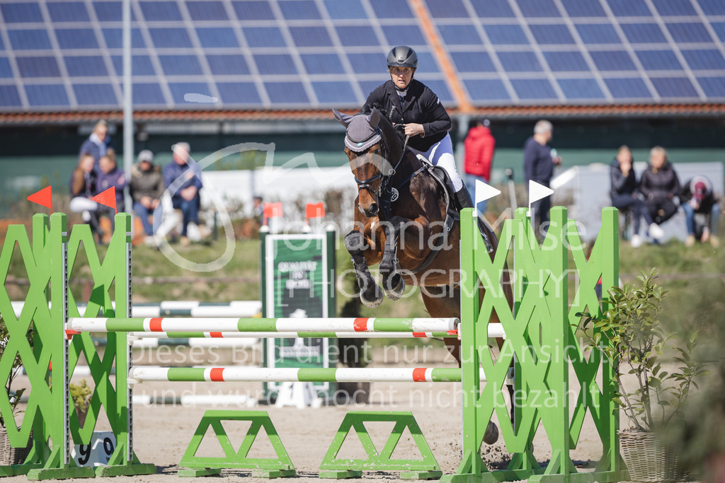 220416_4_L-Stil1-463 | Frühlingsfest der Pferde
Herford
16.April 2022
04/1 Stilspringprüfung Kl.L geschlossen 0-78 RLP