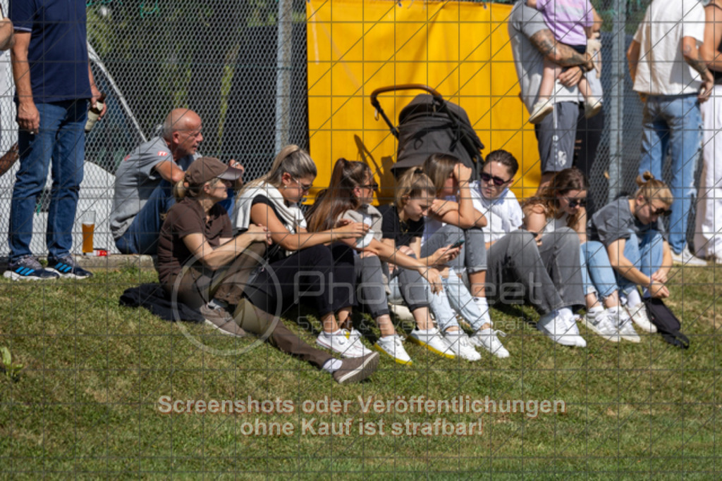20250824_153916_0510 | #,KSG Eislingen (grün) vs. SGM Jebenhausen-Bezgenriet (orange), Fussball, Kreisliga A3 - Bezirk Neckar/Fils, 01. Spieltag, Saison 2025/2026, Rasensportplatz, Albstraße 69, 73054 Eislingen, 24.08.2025 - 15:00 Uhr,Foto: PhotoPeet-Sportfotografie/Peter Harich