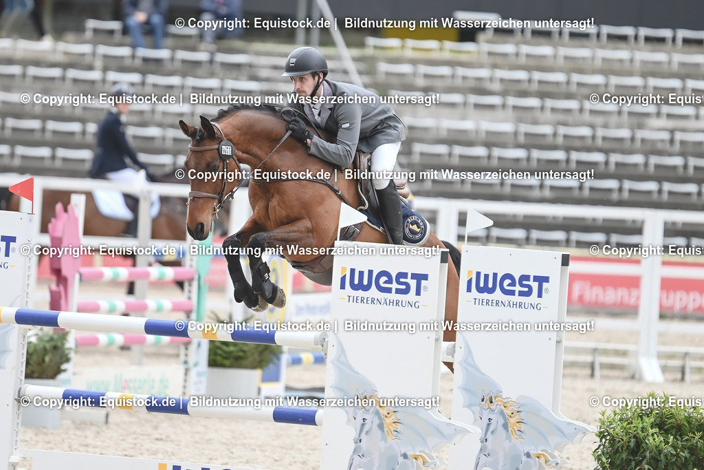 20230514_CCI4_Springen_0132 | equistock