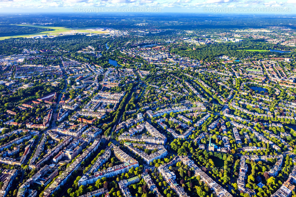 Hamburg_Eppendorf_Wohngebiet_ELS_2667090823 | HAMBURG 09.08.2023 Wohngebiet - Mischbebauung der Mehr- und Einfamilienhaussiedlung " Eppendorf " in Hamburg, Deutschland. // Residential area - mixed development of a multi-family housing estate and single-family housing estate " Eppendorf " in Hamburg, Germany. Foto: Martin Elsen