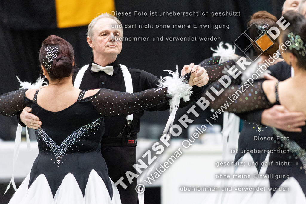 20240323-02726 | Hier finden Sie Tanz Bilder vom Latein und Standard Formationen tanzen. Sportbilder vom Tanzsport. Schöne Fotos und von Weltmeisterschaft, Europameisterschaft, Bundesliga, Regionalliga, Oberliga und Landesliga sowie von GOC Stuttgart, DanceComp, WM Bremen