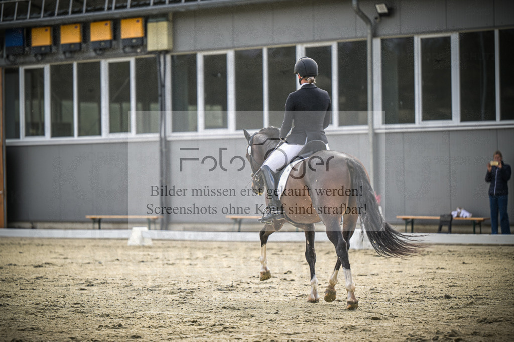 DOS_1215 | Entdecke hochwertige Reitturnierfotos von Foto Oger. Professionell, emotional und authentisch – jetzt Lieblingsmomente im Shop bestellen.Deutschlandweite Turnierfotografie. - Realisiert mit Pictrs.com