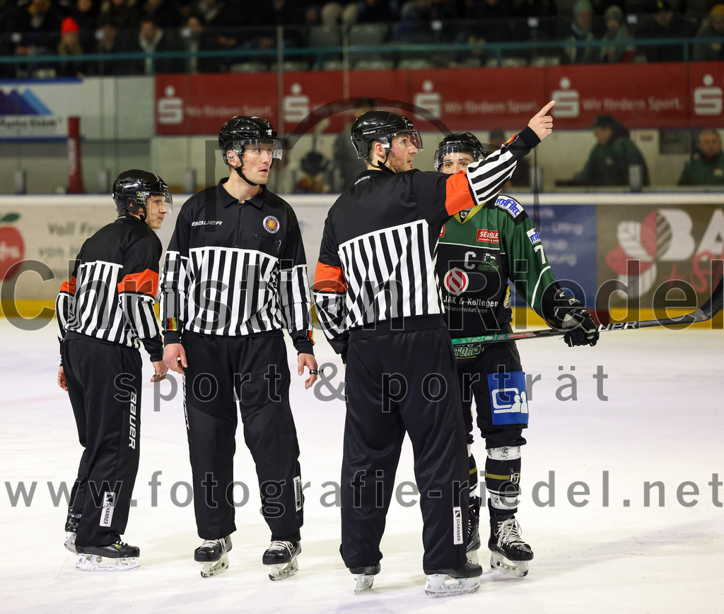 2023-02-19_116_TSV_Erding_gegen_VfE_Ulm-Neu-Ulm | Erding, Deutschland, 19.02.2023:
Eishockey, Bayernliga Meisterrunde Gruppe B 2022 / 2023, 5. Spieltag, TSV Erding gegen VfE Ulm/Neu-Ulm, Endergebnis: 

Philipp Michl (Erding Gladiators, #77)

Foto: Christian Riedel / fotografie-riedel.net