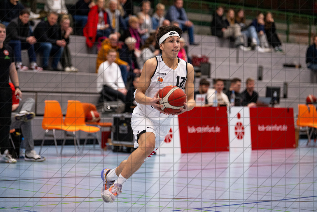 JBBL 24/25 | 26.01.2025 | Charisma Young Bulls vs. Gartenzaun24 Baskets Paderborn | JBBL 24/25 | 26.01.2025 | Charisma Young Bulls vs. Gartenzaun24 Baskets Paderborn - - - - - CREDIT, www.bullenfotos.de, Martin König, Hörner Weg 40, D-49078 Osnabrück, +4917663732967, Nutzung und Weitergabe nur zu den vereinbarten Zwecken. Presseanfragen an Urheber. Alle Rechte beim Urheber. - - - - - - Realisiert mit Pictrs.com