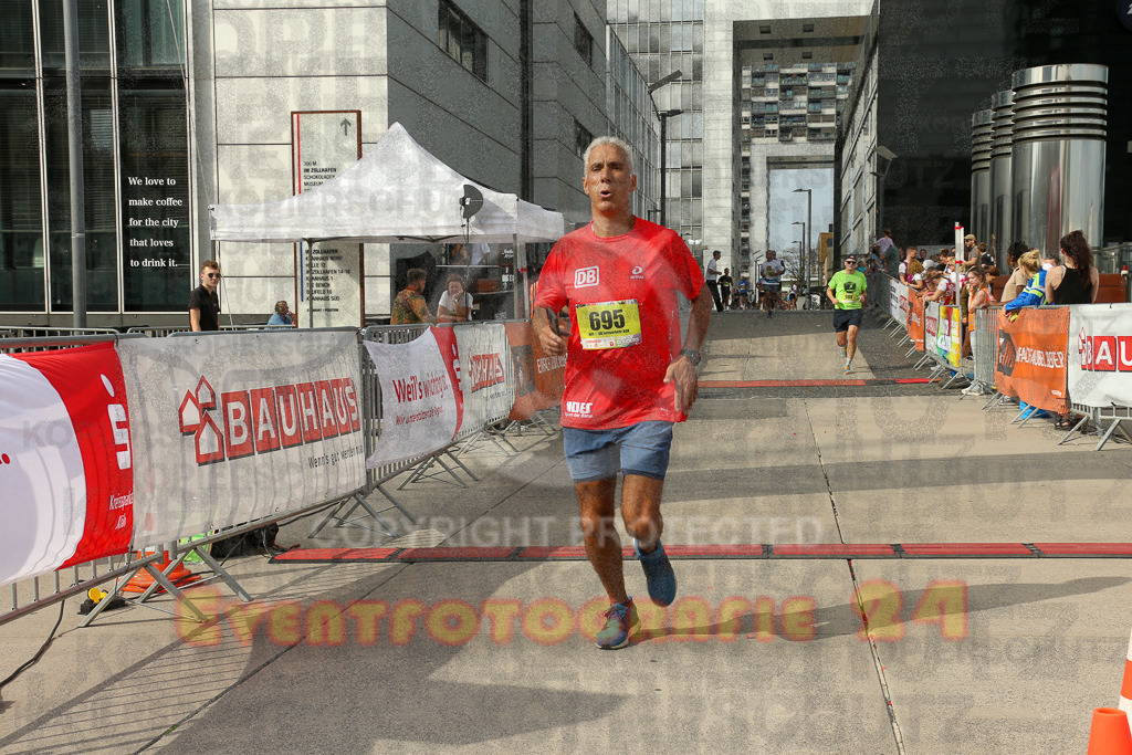 250920_1525_EX1_9392 | Sportfotografie im Rhein-Sieg Kreis, Köln, Bonn, NRW, Rheinland Pfalz, Hessen, etc. Unser Tätigkeitsfeld umfasst den Laufsport vom Volkslauf über den Marathon, Duathlon, Triathon bis zum Ultralauf wie Kölnpfad Ultra oder Schindertrail.