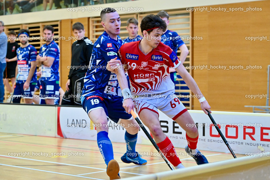 VSV Unihockey vs. KAC Floorball | #19 Philipp Seiser VSV Unihockey, #69 Nikita Münch KAC Floorball, VSV Unihockey vs. KAC Floorball, VSV Unihockey vs. KAC Floorball am 12.04.2025 in Villach (Ballspielhalle St. Martin), Austria, (Photo by Bernd Stefan)