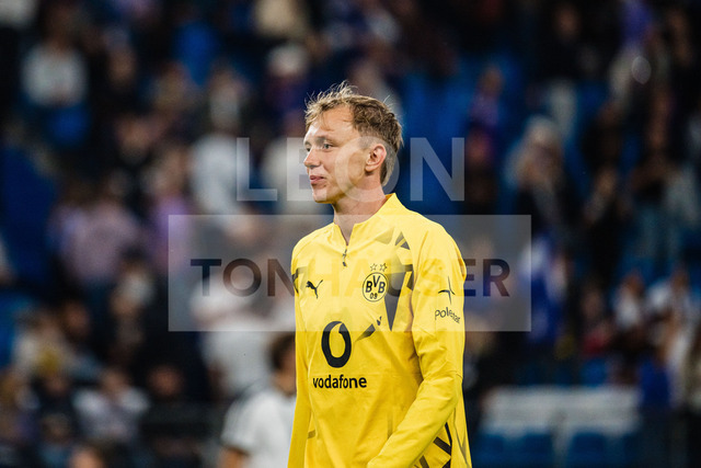 DFB-Pokal: HEBC - Borussia Dortmund, 01.09.2026 | Maximilian Beier (Borussia Dortmund, 14); Fußball, DFB-Pokal, 1. Runde: HEBC vs. Borussia Dortmund am 01.09.2026 im Volksparkstadion, HamburgDFB REGULATIONS PROHIBIT ANY USE OF PHOTOGRAPHS AS IMAGE SEQUENCES AND/OR QUASI-VIDEO. - Realisiert mit Pictrs.com