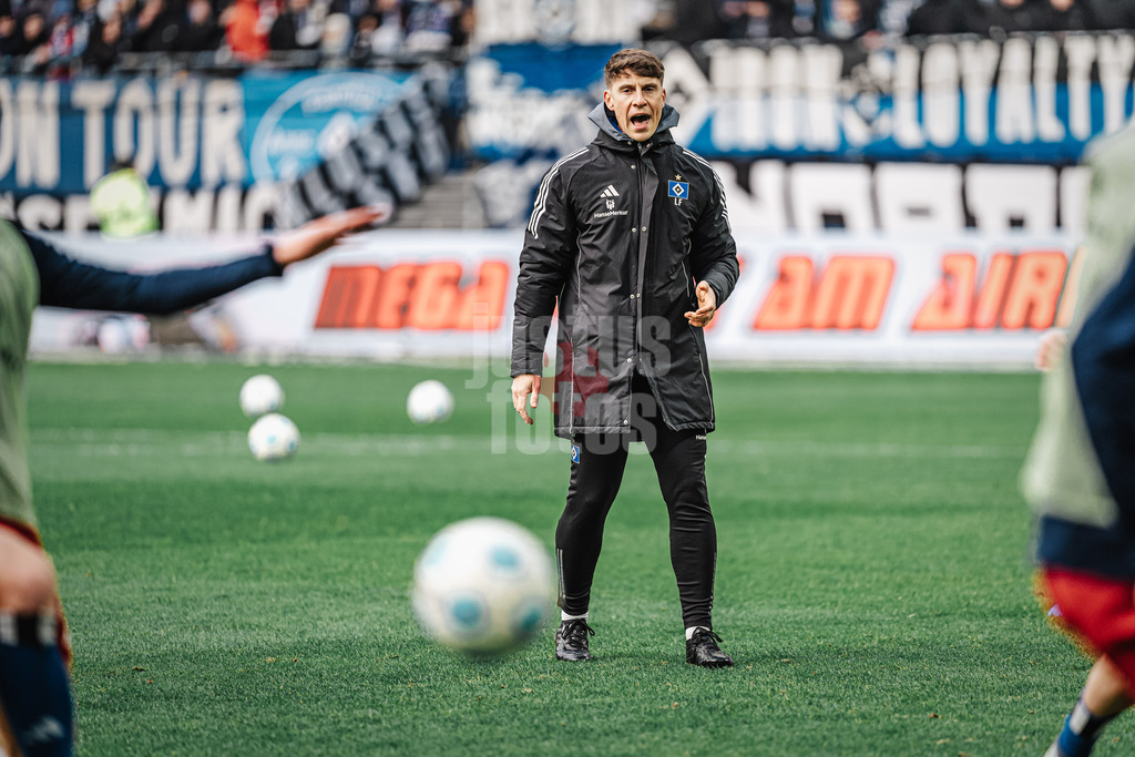 Fußball | Männer | Saison 2024/2025 | 2. Fußball-Bundesliga | 20. Spieltag | Hamburger SV vs. Hannover 96 | 02.02.2025 | Co-Trainer Loic Fave (HSV)