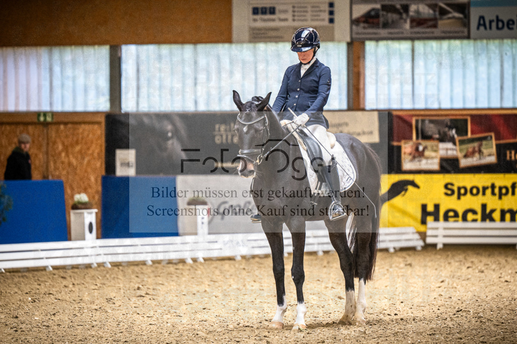 DOS_0756 | Entdecke hochwertige Reitturnierfotos von Foto Oger. Professionell, emotional und authentisch – jetzt Lieblingsmomente im Shop bestellen.Deutschlandweite Turnierfotografie. - Realisiert mit Pictrs.com