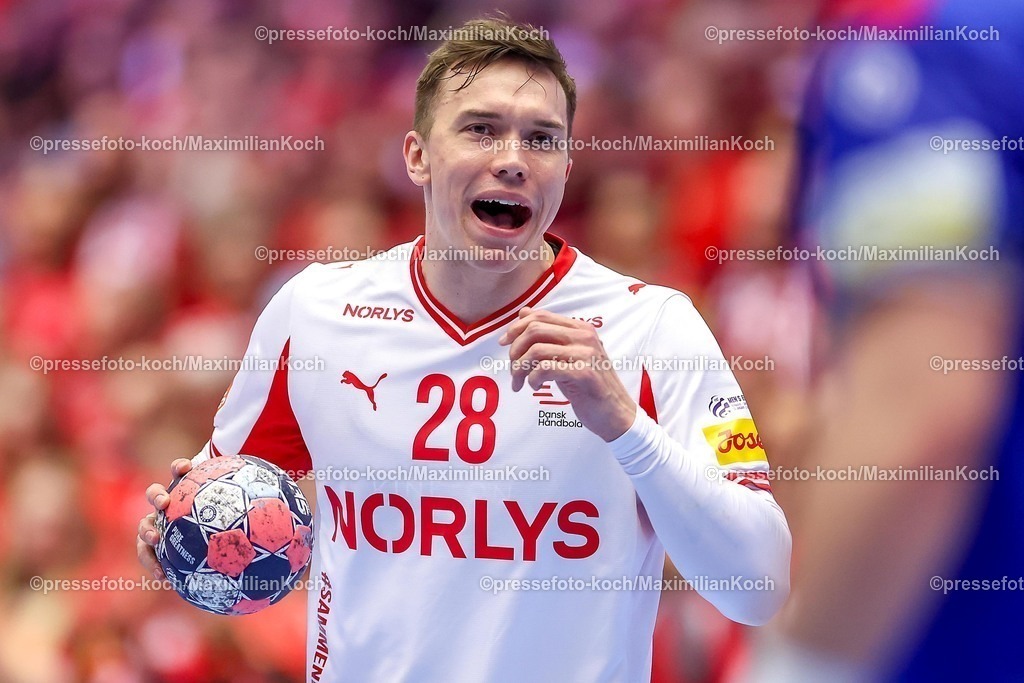 EHF18012602121 | 18.01.2026, Handball, Men's EHF EURO 2026, Dänemark - Rumänien, Jyske Bank Boxen in Herning, Dänemark, Preliminary Round:  Lasse Bredekjaer Andersson (Denmark #28) 