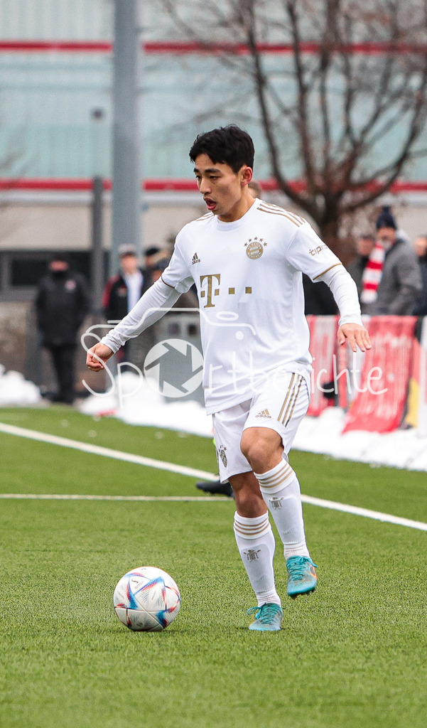FC Bayern Amateure - Bahlinger SC | LEE (FCB #8) am Ball