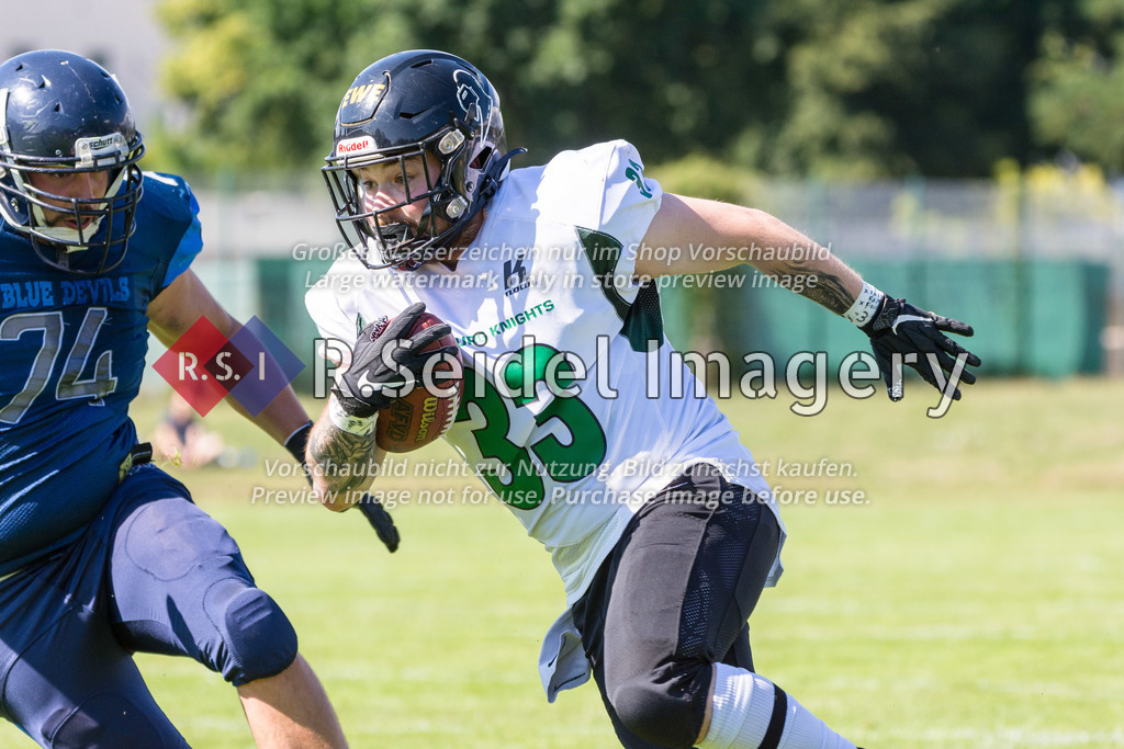 American Football, Saison 2022, Regionalliga Nord, Hamburg Blue Devils - Oldenburg Knights, Dr.-Hermann-Schnell-Sportplatz (Hamburg), 06.08.2022, 07. Gameweek | Jannik Franke (#33, Oldenburg, RB)