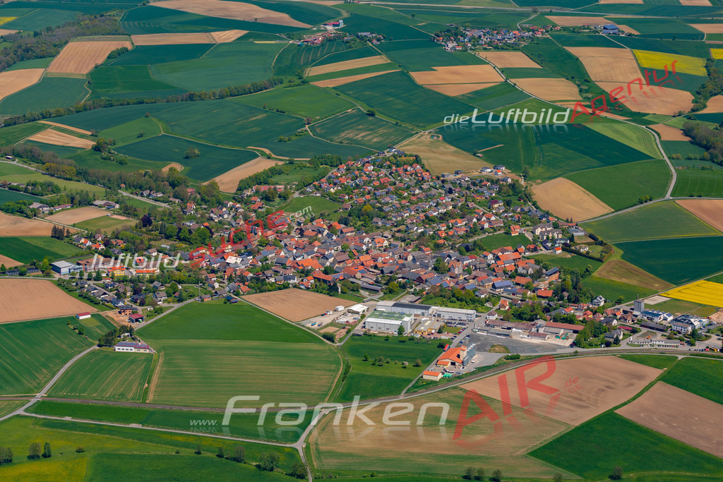 aktuelles Luftbild von Meeder Coburg  - Luftaufnahme wurde 2019 von https://frankenair.de mittels Flugzeug (keine Drohne) erstellt.