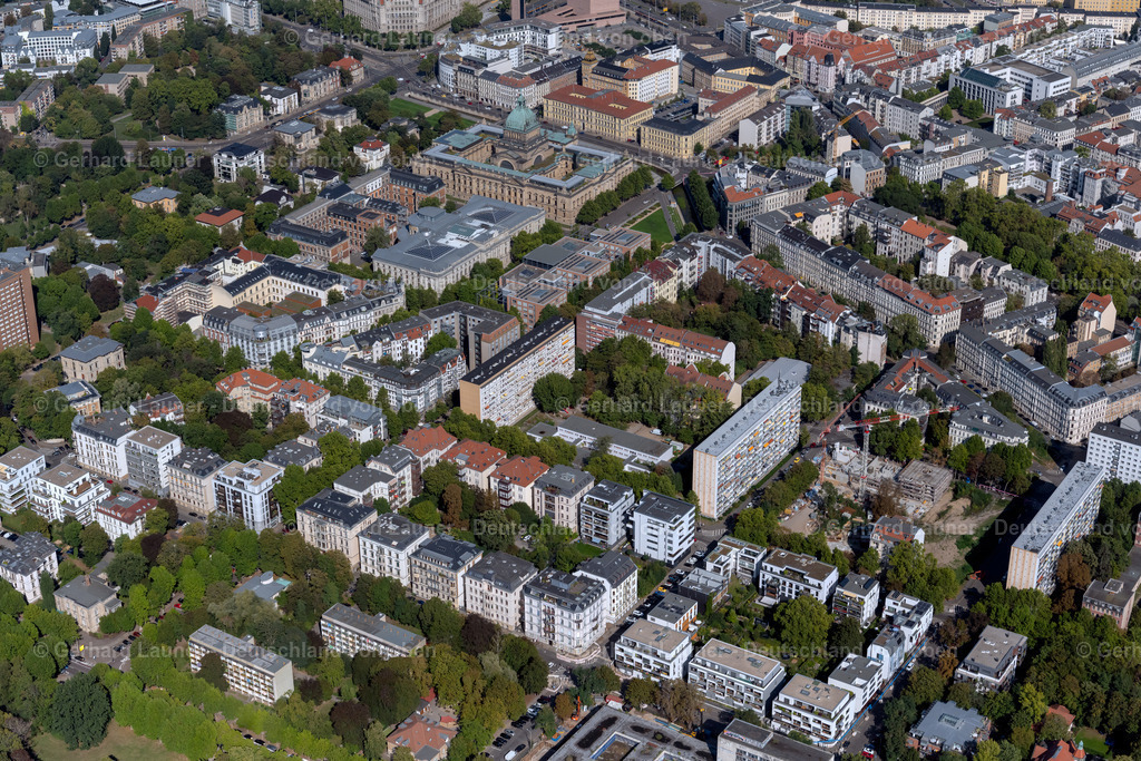 4041990 | ZENTRUM-SüD 15.09.2020 Wohngebiet - Mischbebauung der Mehr- und Einfamilienhaussiedlung  in Zentrum-Süd im Bundesland Sachsen, Deutschland // Residential area - mixed development of a multi-family housing estate and single-family housing estate  in Zentrum-Süd in the state Saxony, Germany Foto: Gerhard Launer