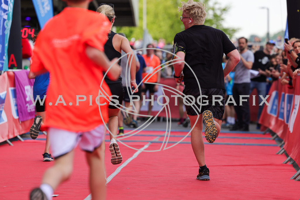 ..... | Int. 3 Brückenlauf Linz, Foto: WAPICS/Binder Manuel