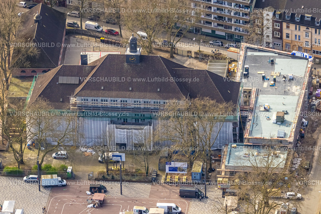 Duisburg240303756 | Luftbild, Baustellen mit Neubau, Gemeinschaftsgrundschule GGS Hochfelder Markt, Parkplatz und Hochfeld Wochenmarkt, Hochfeld, Duisburg, Ruhrgebiet, Nordrhein-Westfalen, Deutschland, Duisburg-S