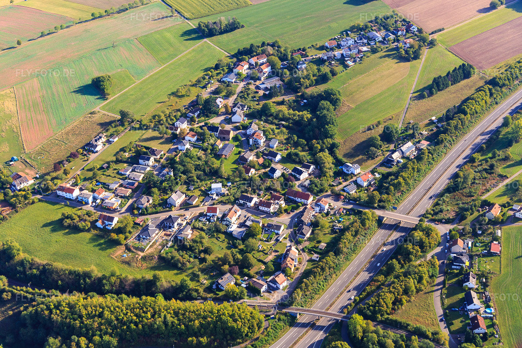 Luftbild: Ortsansicht von Süden im Ortsteil Kirschhof in Heusweiler im Bundesland Saarland in Deutschland. Foto: IMG_149873.jpg vom 07.09.2025 durch Werner Riehm/FLY-FOTO.de