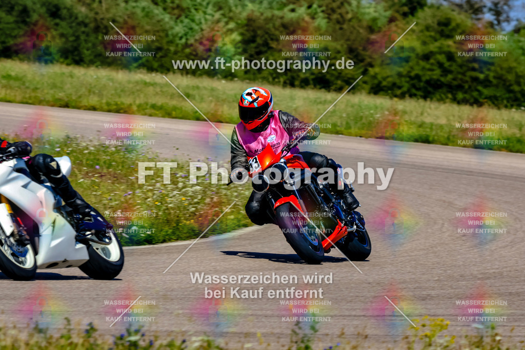 053-3221 | Hier findet Ihr Bilder von Touristenfahrten auf der Nürburgring Nordschleife oder von anderen Veranstaltungen die ich besucht habe. Viel Spass beim Durch Schauen 