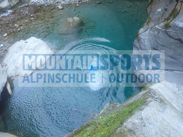 P1010036 | Bestelle die Bilder deines Berg- oder Wasser-Abenteuers mit Mountain Sports bequem von zu Hause aus direkt über unseren Online Fotoshop von pictrs.com. - Realisiert mit Pictrs.com