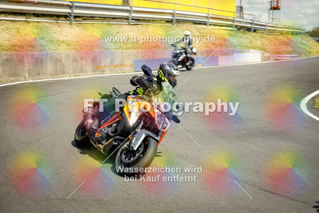 OBK_Mai_Volker_Adam-10865 | Hier findet Ihr Bilder von Touristenfahrten auf der Nürburgring Nordschleife oder von anderen Veranstaltungen die ich besucht habe. Viel Spass beim Durch Schauen 