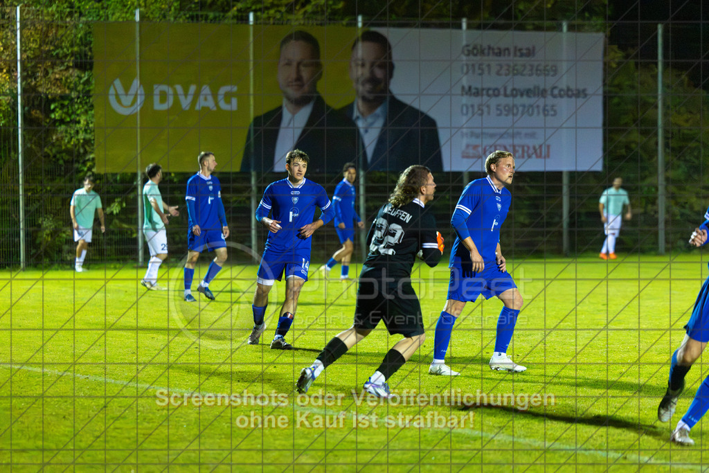 20261015_200532_0152_(c)_by_PhotoPeet | #,TSG Salach (türkis) vs. VfB Neuffen (blau), Fußball, Bezirksliga - Bezirk Neckar/Fils, 08. Spieltag, Saison 2026/2027, Rasensportplatz, Staufenecker Straße, 73084 Salach, 15.10.2026 - 19:30 Uhr,Foto: PhotoPeet / Sport- &amp; Eventfotografie / Peter Harich