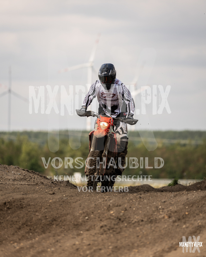 866A1489 | mxndyyvipix