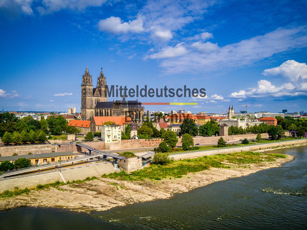 Magdeburg Kalender 2020 Lu-0056 | Domfelsen Elbe bei Magdeburg während Niedrigwasser - Realisiert mit Pictrs.com
