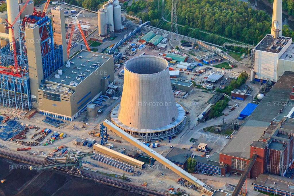 Luftbild: Baustelle zur Erweiterung des Rheinhafen-Dampfkraftwerk Karlsruhe der EnBW Energie Baden-Württemberg AG im Ortsteil Daxlanden in Karlsruhe im Bundesland Baden-Württemberg in Deutschland. Foto: IMG_40234.jpg vom 22.04.2011 durch Werner Riehm/FLY-FOTO.deWWW.ENBW.COM