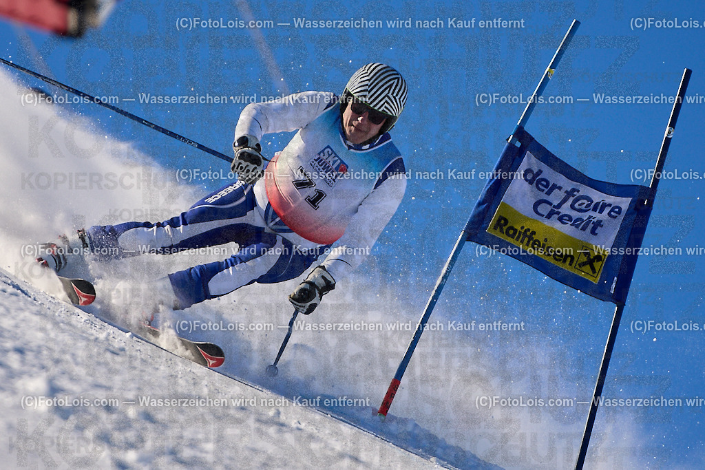ALP4272_MASTERS-Cup_GS-A Herrn_Achtsis Thomas | (C)FotoLois.com, Alois Spandl. FIS Masters-Cup Wildschönau, Giant Slalom auf der Piste Schatzberg GS, Siegerehrung auf dem Dorfplatz Niederau, Sa 13. Januar 2024.