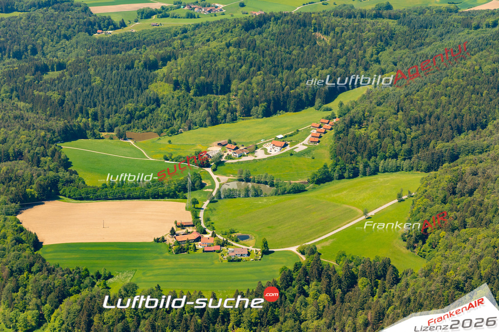 Das Luftbild zeigt : Buchberg Brennberg - Die Luftaufnahme wurde 2024 vom UL-Flugzeug aus erstellt ( keine Drohne ) - Hochauflösende Luftaufnahme - Für grossformatige Ausdrucke geeignet. Die Geschenkidee !Mit Lizenz und Bildrechte bestellbar