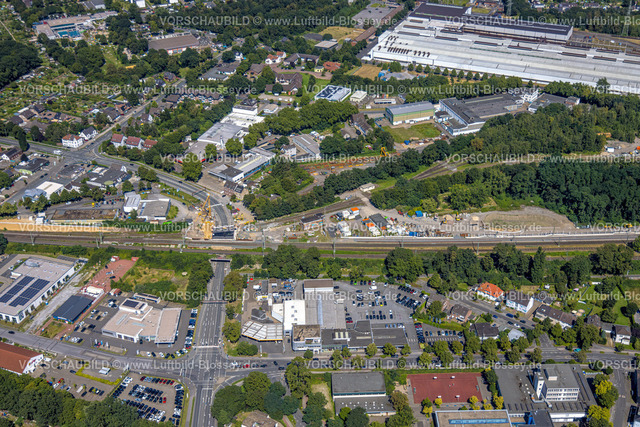 Dinslaken240803256 | Luftbild, Tunnel und Straßenbauarbeiten an der Willy-Brandt-Straße Bundesstraße B8 und Bahnlinie, Baustelle und Ausbau der Betuweroute und Betuwe-Linie Eisenbahnstrecke, Dinslaken, Ruhrgebiet, Nordrhein-Westfalen, Deutschland