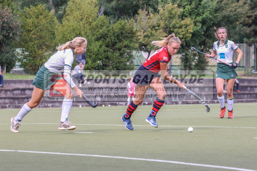MJ_2022-09-25_HTCU-BHC-27 | Antonia Patzelt (Berliner HC #11), Uhlenhorst Mülheim - Berliner HC am 25.9.2022 im Waldstadion, Mülheim a. d. Ruhr