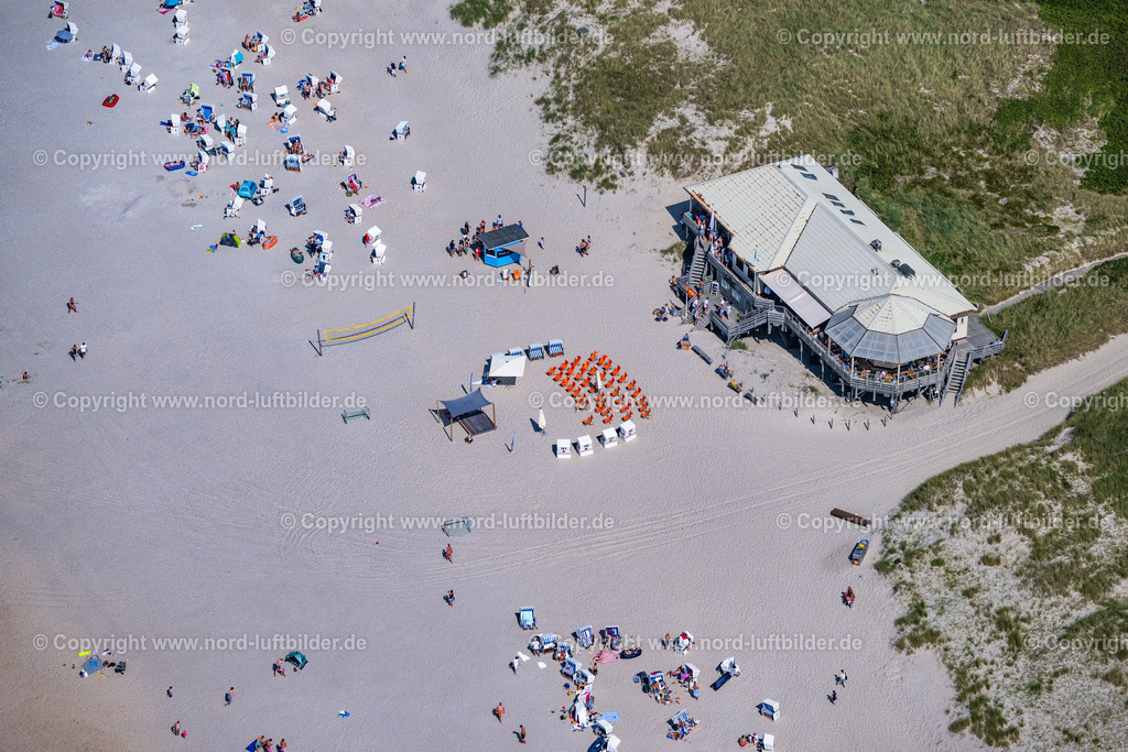 Sylt_Kampen_Strandgasstätte_Kaamps_7_ELS_6464130825 | KAMPEN (SYLT) 13.08.2025 Gebäudekomplex der Strandgaststätte " Kaamps 7 " in Kampen (Sylt) im Bundesland Schleswig-Holstein, Deutschland. // Building complex of the beach restaurant " Kaamps 7 " in Kampen (Sylt) in the federal state of Schleswig-Holstein, Germany. Foto: Martin Elsen