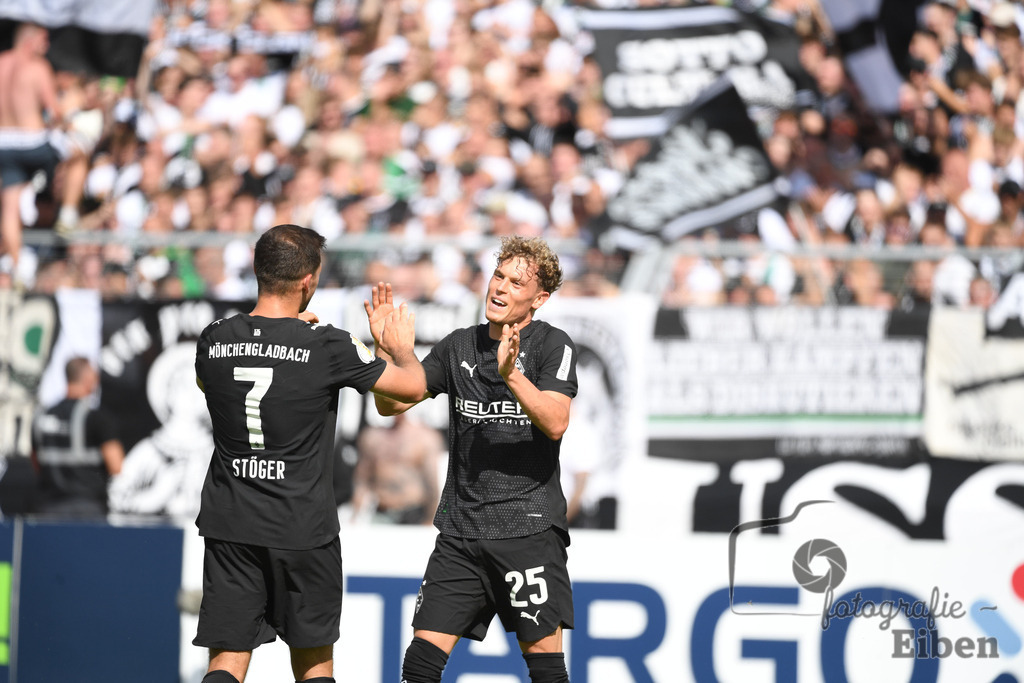 SV Atlas-Delmenhorst-Borussia Mönchengladbach | DFB-Pokal 1. Runde;SV Atlas Delmenhorst (gelb)-Borussia Mönchengladbach (schwarz) am 17.08.2025 in Oldenburg (Marschweg-Stadion), Photo: Philip Eiben 2025 - Realisiert mit Pictrs.com