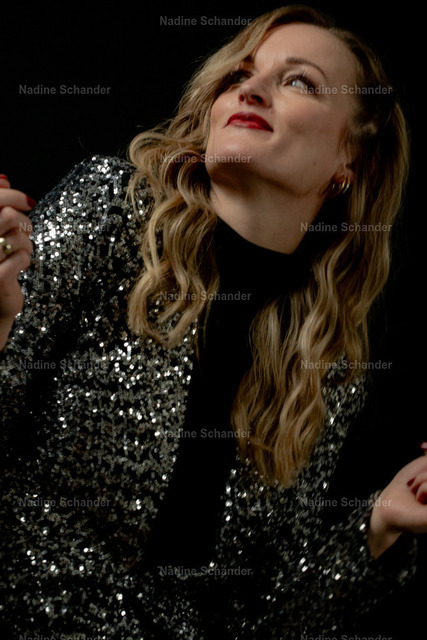 SCH07722 | Nadine Schander – Selbstständige Fotografin & professionelle Visagistin Raum Hohenlohe, Öhringen/ Bretzfeld und Neuenstadt ... Spezialisiert auf individuelle Make-up-Looks und hochwertige Fotografie. Business,- Portrait,- Beautyfotografie..
