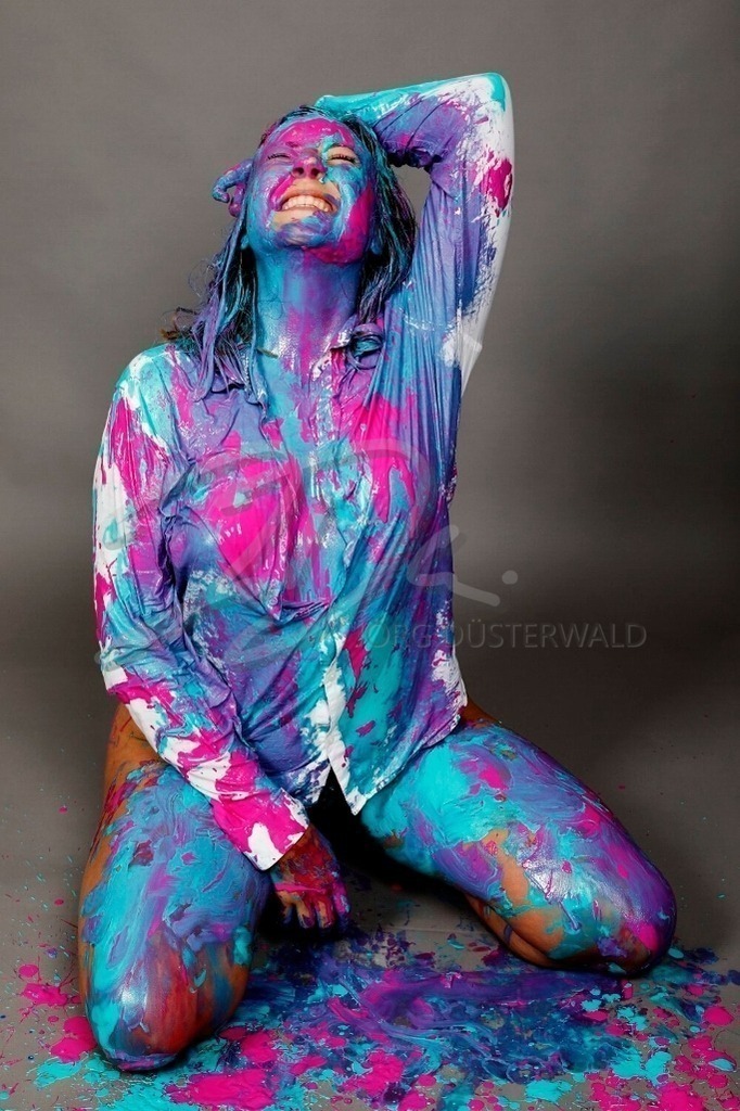 BodyArt-COLORSHIRT_1422a | #012 | Modell: Alena | Foto: Tschiponnique Skupin - Realisiert mit Pictrs.com