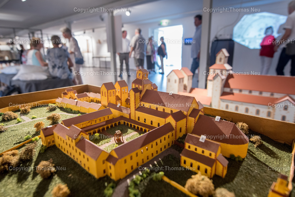 KLoster_Ausstellung_01 | Lorsch, Museumszentrum, Ausstellung, "Zum Bild verführt" , Kuratorin Anne-Karin Kirsch ,, Bild: Thomas Neu