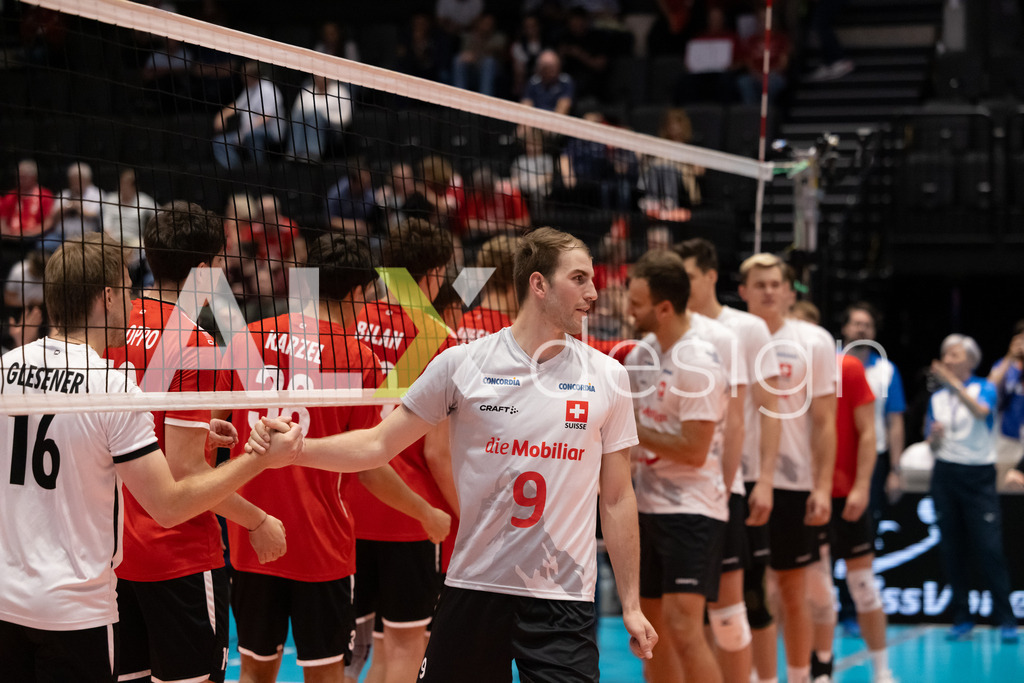 Luxembourg v Switzerland - CEV European League Men | KRIENS, SWITZERLAND - JUNE 12: CYRIL KOLB of Switzerland and PHILIPPE GLESENER of Luxembourg during the CEV European League match between Luxembourg and Switzerland at Pilatus Arena on June 12, 2026 in Kriens, Switzerland. - Realisiert mit Pictrs.com