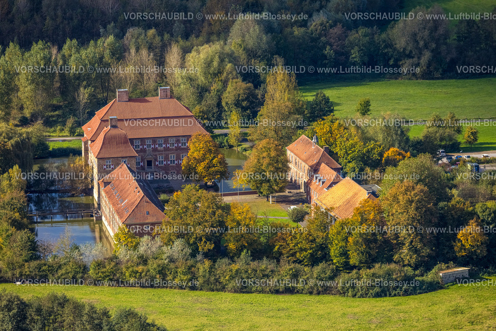 Hamm241008373 | Luftbild, Schloss Oberwerries, Wasserschloss mit Fluss Lippe und herbstliche Bäume, Dolberg, Ahlen, Ruhrgebiet, Nordrhein-Westfalen, Deutschland