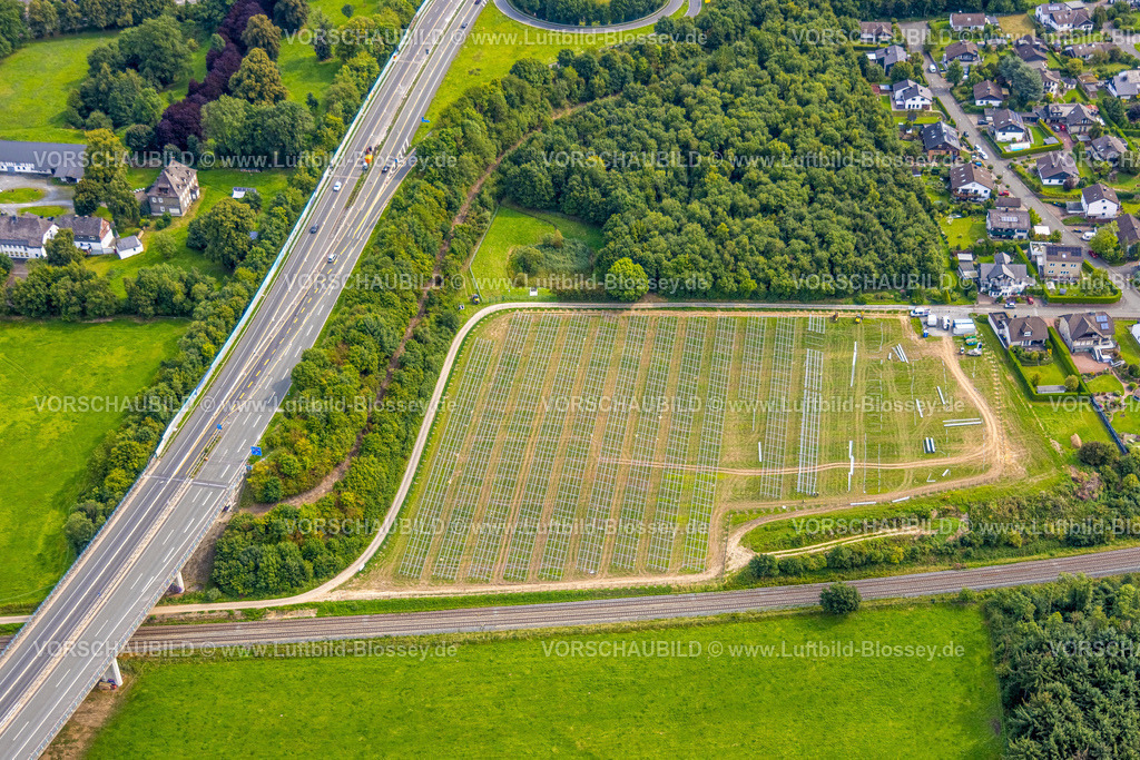 Meschede250807084 | Luftbild, Bau eines Solarparks neben der Autobahn A46, Hermannswiese, Wennemen, Meschede, Sauerland, Nordrhein-Westfalen, Deutschland