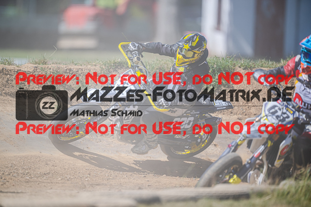 MaZZes_FotoMatrix_220702_5855 | UE40