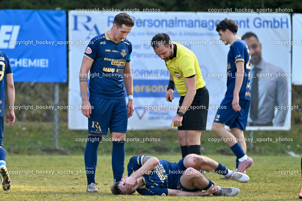 ATUS Velden vs. SPG LASK Amateure OÖ | #8 Fabian Kopeinig ATUS Velden, Dominik Grasser Referee, #6 Florian Schaller ATUS Velden, ATUS Velden vs. SPG LASK Amateure OÖ, ATUS Velden vs. SPG LASK Amateure OÖ am 07.03.2026 in Velden (Wald Arena Velden), Austria, (Photo by Bernd Stefan)