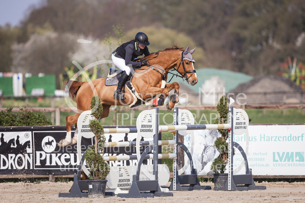 250416_M2-Springen-477 | Deine schönsten Turniermomente als professionelle Fotos! Entdecke hochwertige Pferdesport-Fotografie im Online-Shop. Jetzt Fotos finden & bestellen!