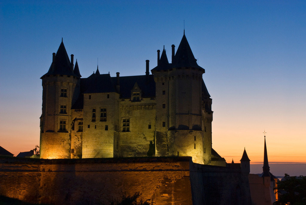 Schloß Saumur bei Nacht | Saumur, Frankreich - June 21, 2008: Schloß Saumur bei Nacht. - Realisiert mit Pictrs.com