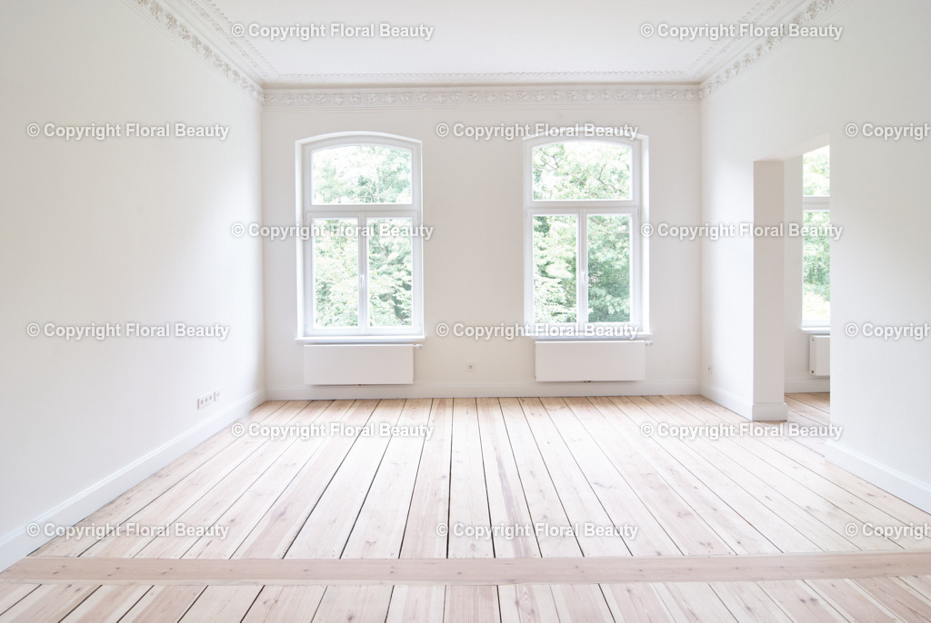 Altbauhaus nach Renovierung | unmöbliertes Zimmer in renoviertem Altbau, Fensterrundbögen - Realisiert mit Pictrs.com